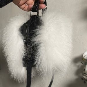 Fox fur pure white cross body bag 💼